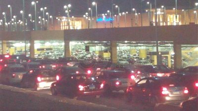 بالصور..زحام شديد في أولى ليالي افتتاح 