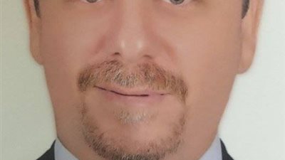 «مصرفى»: استيراد السلع الاستفزازية وراء ارتفاع سعر الدولار 