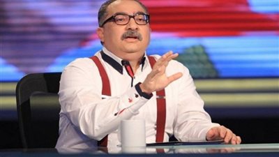 بدأ التحقيق مع إبراهيم عيسى بحضور 4 محامين