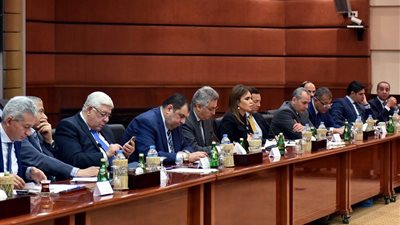 «سحر نصر»: لا تراجع عن دعم المستثمرين