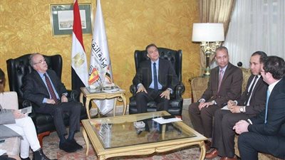 بالصور.. وزير النقل يلتقي سفيري إسبانيا واليابان لبحث أوجه التعاون المشترك