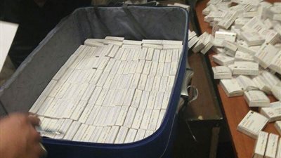 جمارك مطار القاهرة تحبط محاولة تهريب أدوية بشرية بقيمة 226 ألف جنيه