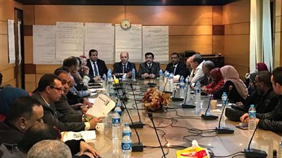 الالتزام البيئي يعقد لقاء مع 35 مصنعا بقطاع الصناعات النسيجية