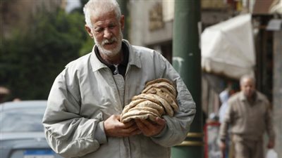 أحمد الوكيل: لقمة العيش خط أحمر.. ولا تخفيض لنصيب الفرد من الخبز
