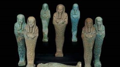 القبض على «عجوز» تنقب عن الآثار بالأقصر