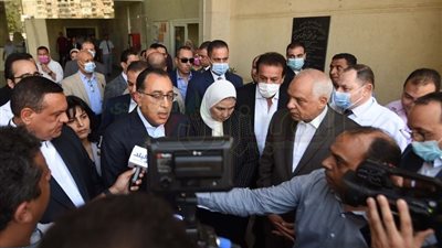 «مدبولى»: كل الدعم لأسر الضحايا وللمصابين.. ولن نترككم إلا وأنتم بصحة وعافية