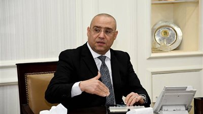 الإسكان: طرح محال تجارية وصيدليات للبيع بمدينتي الشيخ زايد والعبور