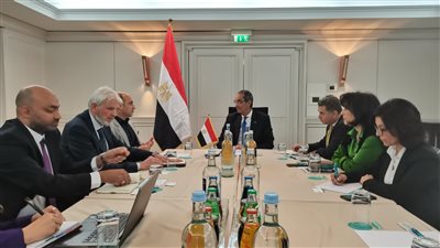«وزير الاتصالات »يبحث مع شركات ألمانية التعاون في مجالات تصنيع الإلكترونيات والبرمجيات