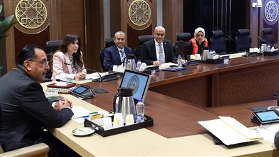 «رئيس الوزراء»: نتابع وندعم الشركات والمجموعات الصناعية والاستثمارية الكبرى