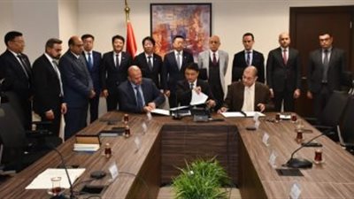 «الإسكان» وشركة صينية توقعان مذكرة تعاون لإدارة منطقة الأعمال المركزية بالعاصمة الإدارية