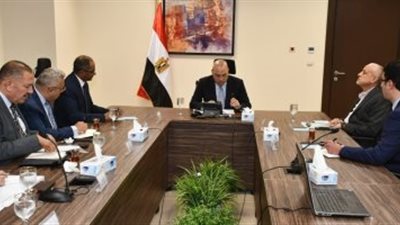 وزير الإسكان يناقش تعديل الكود المصرى لـ اشتراطات الحماية المدنية