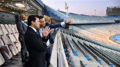 وزير الرياضة يزور استاد القاهرة ليلة مباراة القمة