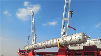 اقتصادية قناة السويس:ميناء الأدبية يستقبل سفينتي المثقلات  على متنهما 121 طرد لمجمع التفحيم الجديد بالسويس