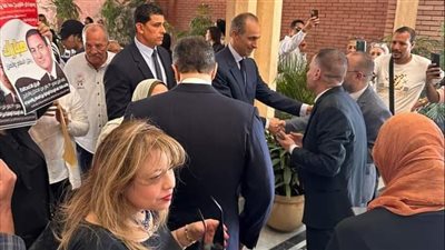 جمال وعلاء مبارك يزوران قبر والدهما في الذكرى الـ50 لنصر أكتوبر 