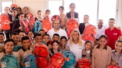 «بي تك» توزع حقائب مدرسية على طلاب محافظات الدلتا أول أيام العام الدراسي