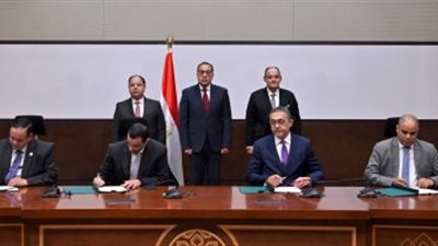 مدبولى يشهد توقيع اتفاق مع «جلوبال أوتو» لـ تصنيع السيارات محليا