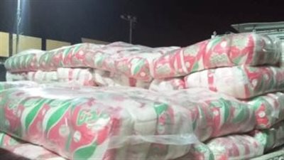  حبس 3 متهمين  لبيعهم أطنانًا من السكر التمويني في السوق السوداء