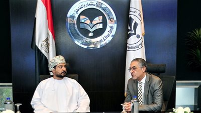 رئيس هيئة الاستثمار ووزير التجارة والصناعة العماني يبحثان تعزيز التعاون المشترك