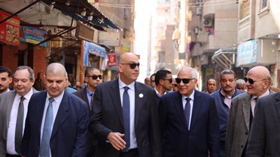 محافظ الجيزة ورئيس تنمية المشروعات يتفقدان مشروعات تطوير المناطق الغير المخططة 