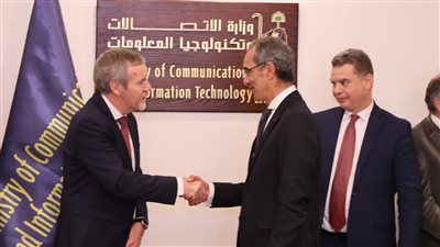 « فودافون العالمية »تستعرض خطتها التوسعية في مصر 