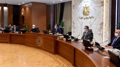 الحكومة: زيادة تحويلات المصريين بالخارج والتنازل عن الدولار بالبنوك والصرافة