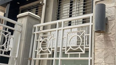 بالصور.. بنك التعمير والإسكان في أكتوبر بلا موظفين