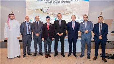 حسن علام توقع عقد أعمال لتدشين الحضانة المرجانية ضمن مبادرة جامعة 