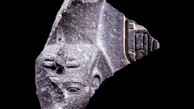  رأس تمثال «الملك رمسيس الثانى» تصل إلي «مصر» بعد استعادتها من سويسرا