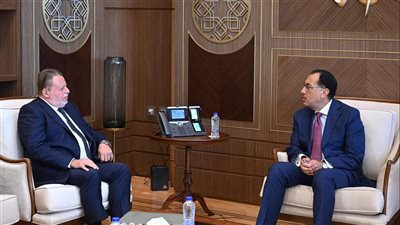 الرئيس يكلف الحكومة والبنك المركزي بزيادة الحصيله الدولارية للبلاد