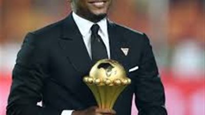 كاف يغرم صامويل إيتو 200 ألف دولار بسبب عقد مراهنات