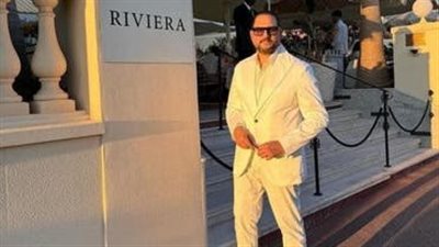 بسيارة فارهة..الفنان المصري عماد زيادة يتصدر الترند 