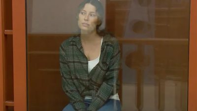 بسبب 51 دولاراً.. راقصة روسية تحاكم بتهمة «الخيانة العظمى»