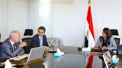 وزيرة التخطيط تستعرض مع البنك الدولي جهود حوكمة الإنفاق الاستثماري 