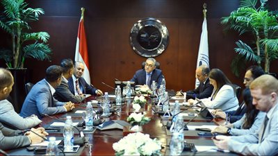 هيئة الاستثمار وشركة بلاك آند ديكر تبحثان إنشاء مصنع للمعدات والأدوات الكهربائية 