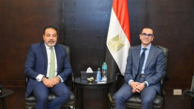 «الخطيب» يبحث مع بنك أبوظبي الأول-مصر الاستفادة من خدماته للترويج للاستثمار في مصر