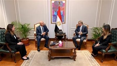 وزير الصناعة يبحث مع وفد نستله مصر خطط الشركة المستقبلية بمصر