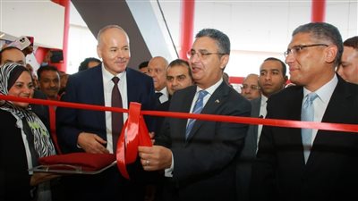  وزير التموين يفتتح فرع سلسلة 