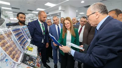 رئيس الهيئة القومية للبريد ..تفتتح مركز الطباعة الرقمية الجديد.. بـ “مطابع البريد