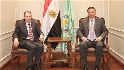 وزير الزراعة يبحث مع مدير مكتب برنامج الغذاء العالمى المشروعات الزراعية المشتركة