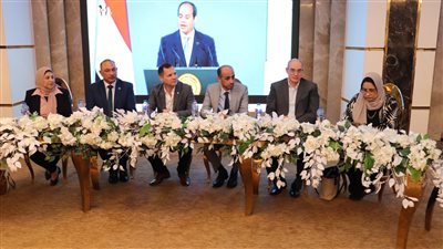 نقابة العاملين بمصلحة الضرائب تكرم الموظف المثالى