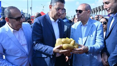 وزير التموين يفتتح سوق اليوم الواحد بمدينة نصر 