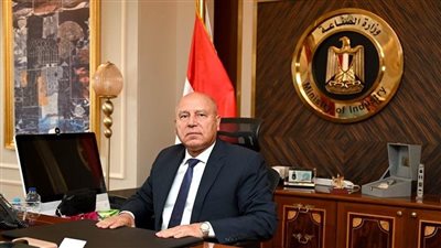 كامل الوزير: وزارة المالية ستحصل على سيراميك من المصانع المدينةمقابل ديونها للبترول