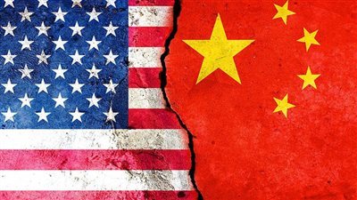 دبلوماسي صيني بارز: لن ينتصر أي طرف في حرب تجارية