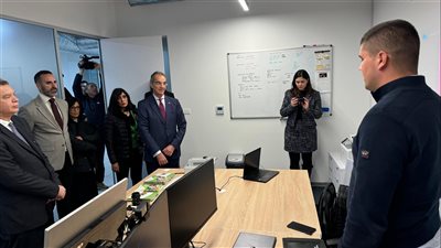 وزير الاتصالات يناقش التعاون التكنولوجي مع مسئولين صربيين