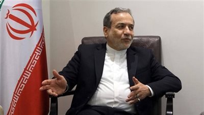 وزير الخارجية الإيراني يدعو إلى تشكيل حكومة وحدة وطنية في سوريا