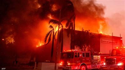 لوس أنجلوس تشهد كارثة حقيقية: حرائق هائلة تلتهم المدينة