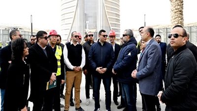 وزير الإسكان ينتقد تأخر تنفيذ الغرف الفندقية بالبرج الأيقوني في العاصمة الإدارية