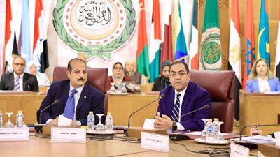 رئيس التنظيم والإدارة يستعرض تجربة الجهاز في استخدام الذكاء الاصطناعي