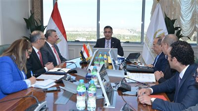  وزير التموين والتجارة الداخلية يجتمع باللجنة العامة للمساعدات الأجنبية لدعم قطاع غزة