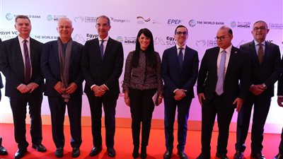  وزير الاتصالات: أكثر من 180 شركة عالمية تعمل في مجال التعهيد بمصر